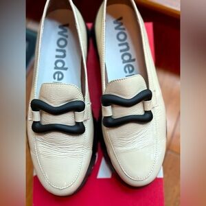 Wonders platform Loafer A-2430 cream patent EU 39 (8-8.5)